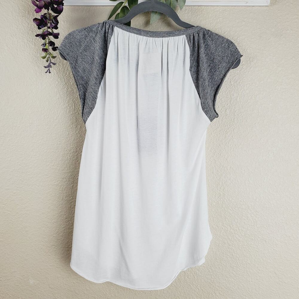 ✨ NWT Chaser White & Gray Knit Henley Short Sleeve Top M - Picture 6 of 8